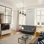 Bc7 Apartament